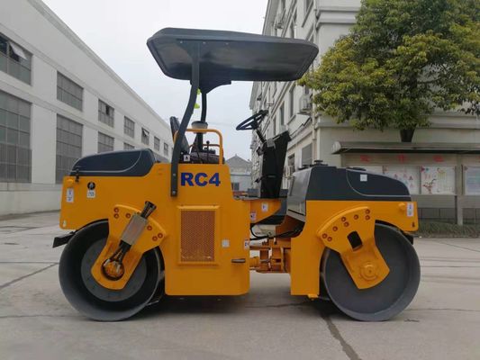 4000kg Vibratory Road Roller Variable Speed Roller Road Machine